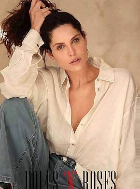 Vicky All Natural
 escort in London offers Girlfriend Experience (GFE) services