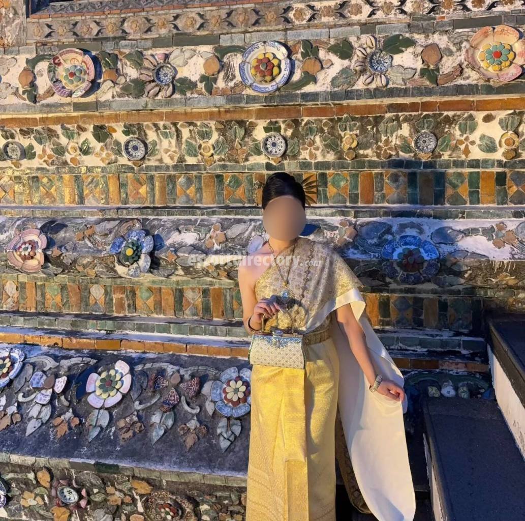 Luna Chinese performs Girlfriend Experience (GFE), escort in Kuala Lumpur