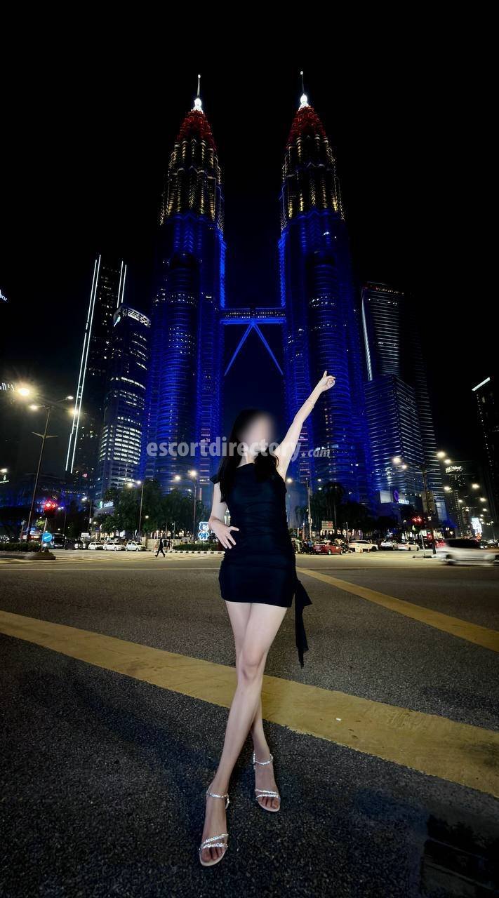 Luna Chinese performs Zungenküsse, escort in Kuala Lumpur