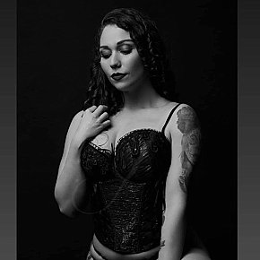 Vero Entièrement Naturel escort in Madrid offers Massage intime services