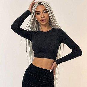 Hot girl in London offers Girlfriend Experience (GFE)
