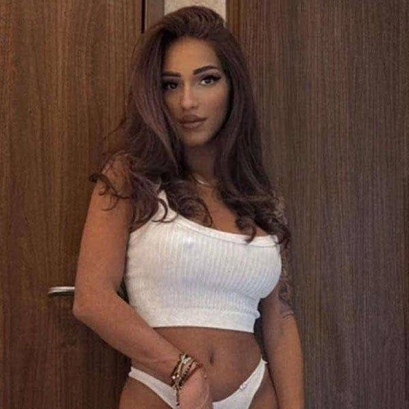 Escort in London, Selestia Super-culo provides Dildo/sex toys