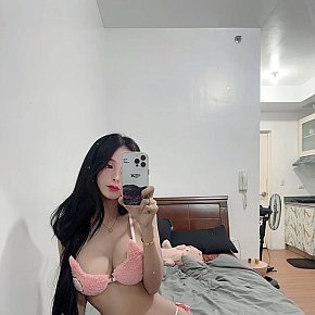 Mi-Ya-Chiu Super Gros Seins escort in Makati offers Gorge profonde services