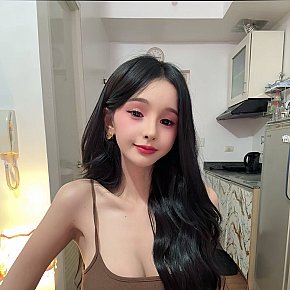 Mi-Ya-Chiu Super Gros Seins escort in Makati offers Gorge profonde services