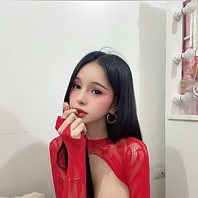 Mi-Ya-Chiu Super Gros Seins escort in Makati offers Gorge profonde services