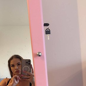 ROXANA Petite
 escort in Sofia offers DUO services