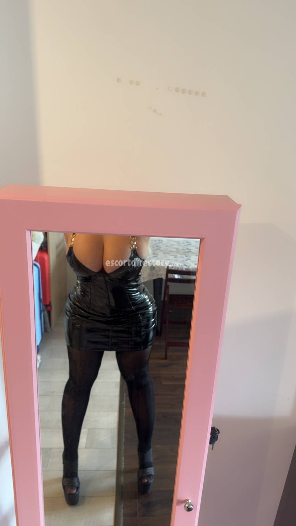 Hot girl in Sofia offers girlfriend experience (GFE)