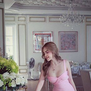 Hanna escort in  offers Beso francés
 services