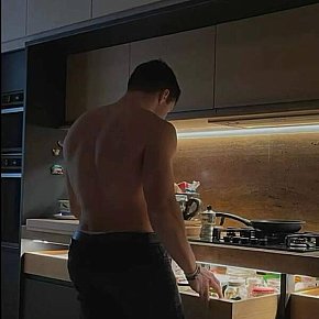 Sebastian escort in London offers Massaggio intimo services