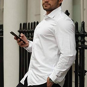 Sebastian escort in London offers Massaggio intimo services