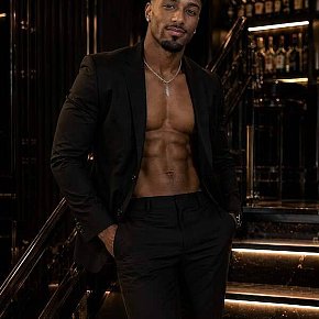 Marcus Muscolare escort in London offers Linguaggio piccante services