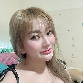 Lucy escort in Singapore City offers Golden Shower (give) services