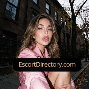 Escort in London, Hannah Kensigton Vip Escort provides Girlfriend Experience (GFE)