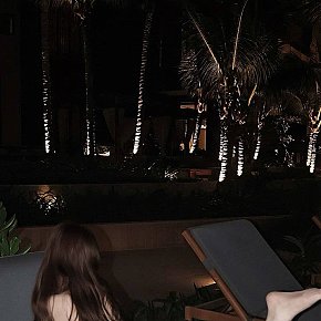 Hot girl in Abu Dhabi offers girlfriend experience (GFE)