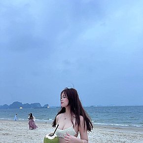 Hot girl in Abu Dhabi offers erotic massage