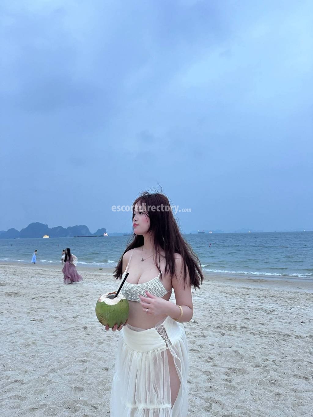 Hot girl in Abu Dhabi offers erotic massage