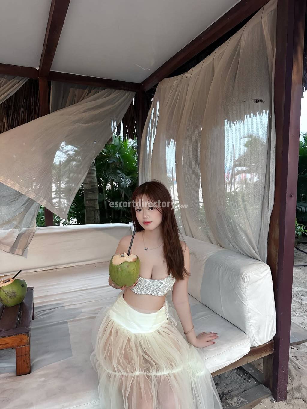 Cherry performs erotic massage, escort in Abu Dhabi