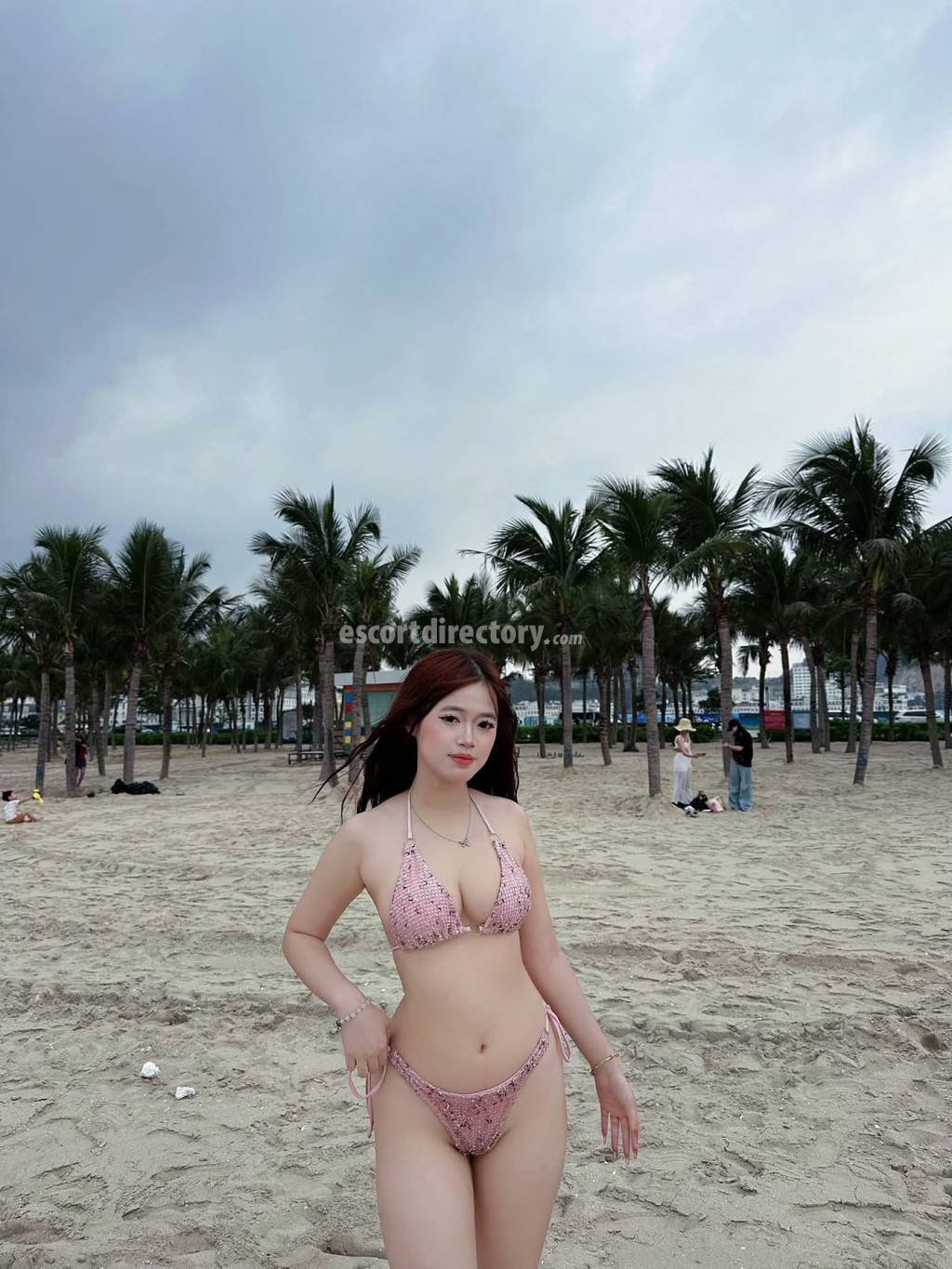Hot girl in Abu Dhabi offers girlfriend experience (GFE)
