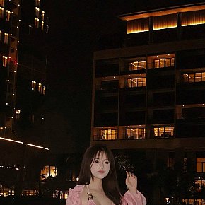 Hot girl in Abu Dhabi offers 69 position