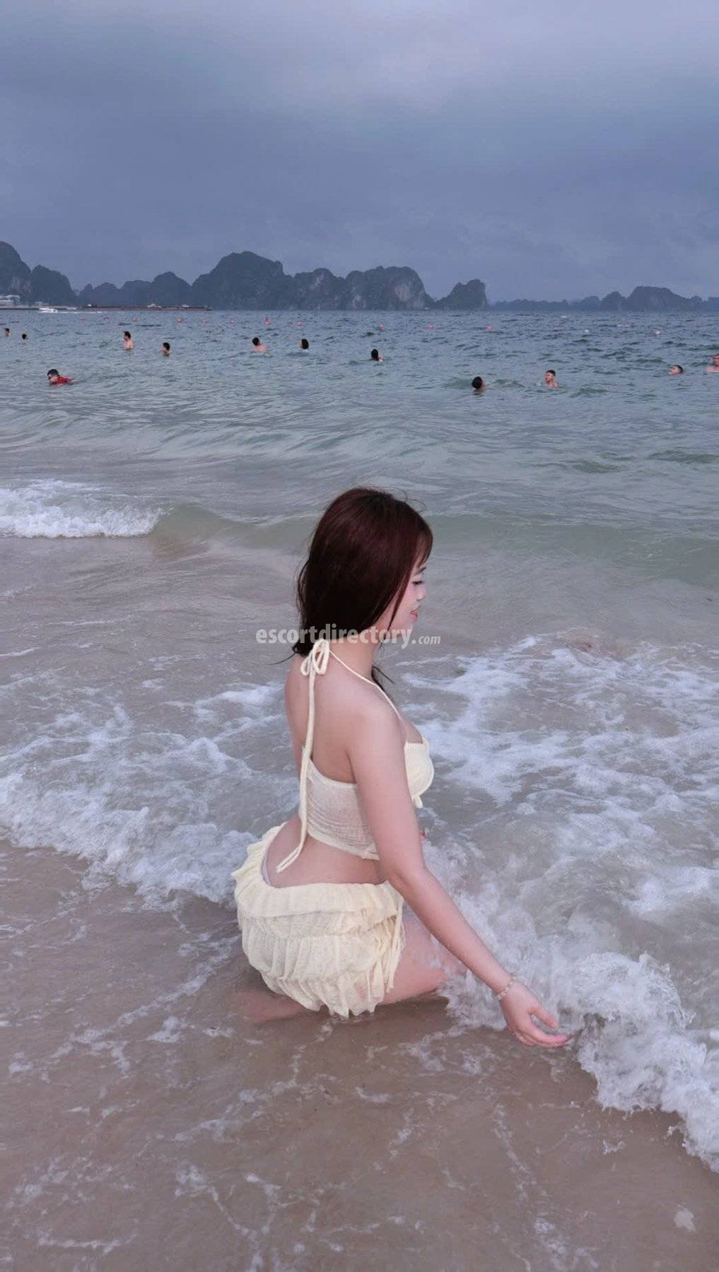 Cherry performs 69 position, escort in Abu Dhabi