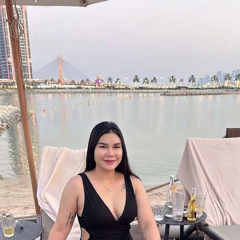 Tanya Petite escort in Doha offers Erotische Massage services