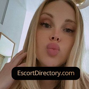 Hot girl in Duesseldorf offers Sexo en diferentes posturas