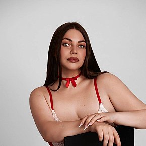 Hot girl in Dubai offers Girlfriend Experience(GFE)