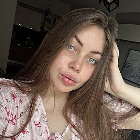 Hot girl in Dubai offers Girlfriend Experience(GFE)