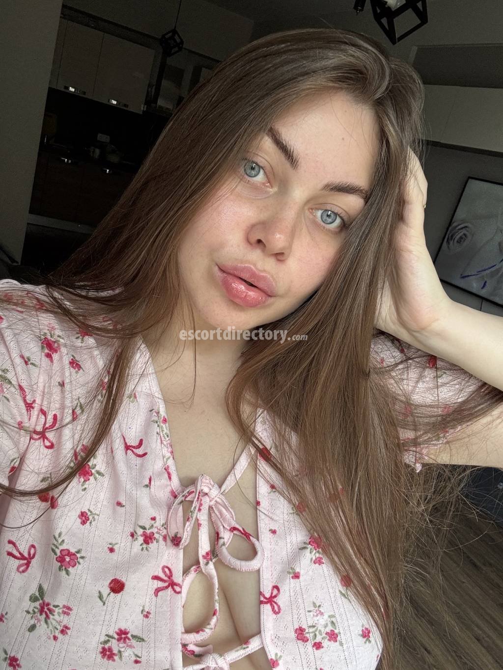 Hot girl in Dubai offers Girlfriend Experience(GFE)