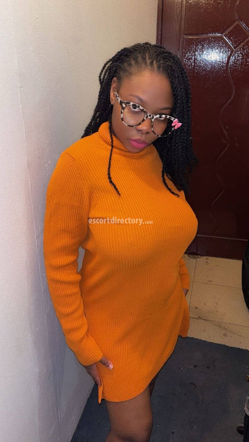 Escort in Kuwait City, Amira Tetas enormes provides Beso francés