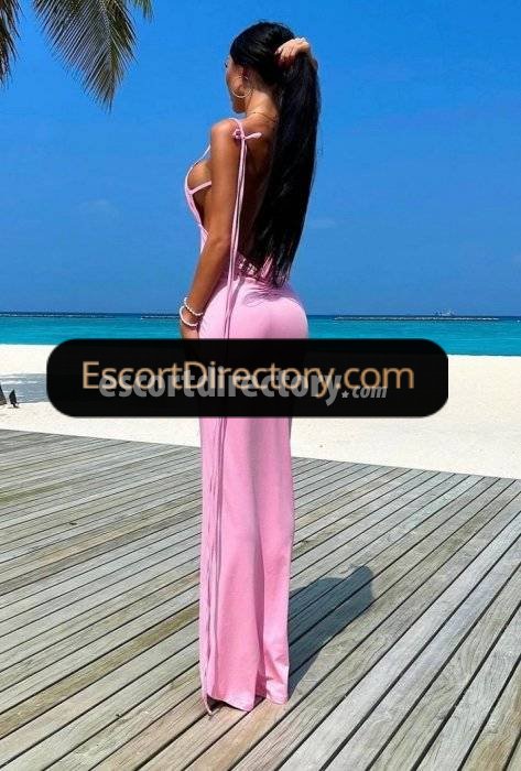 Escort in Athens, Lana Vip Escort provides Handjob