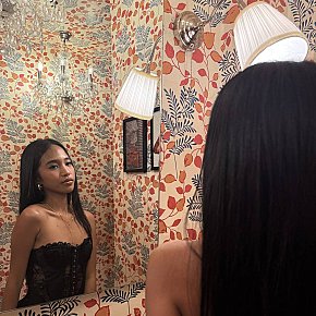 Hot girl in Manila offers Girlfriend Experience (GFE)