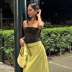 Hot girl in Manila offers Girlfriend Experience (GFE)