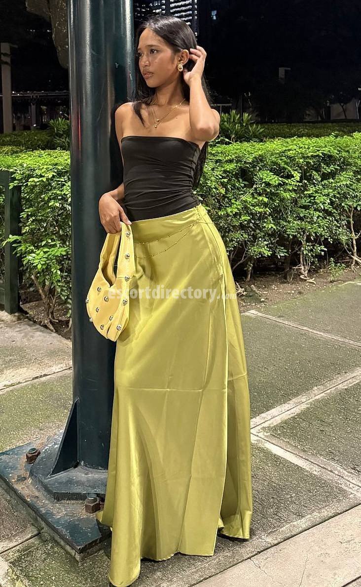 Hot girl in Manila offers Girlfriend Experience (GFE)