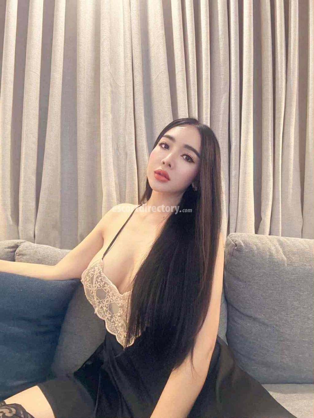 Maya performs Masaj erotic, escort in Riyadh