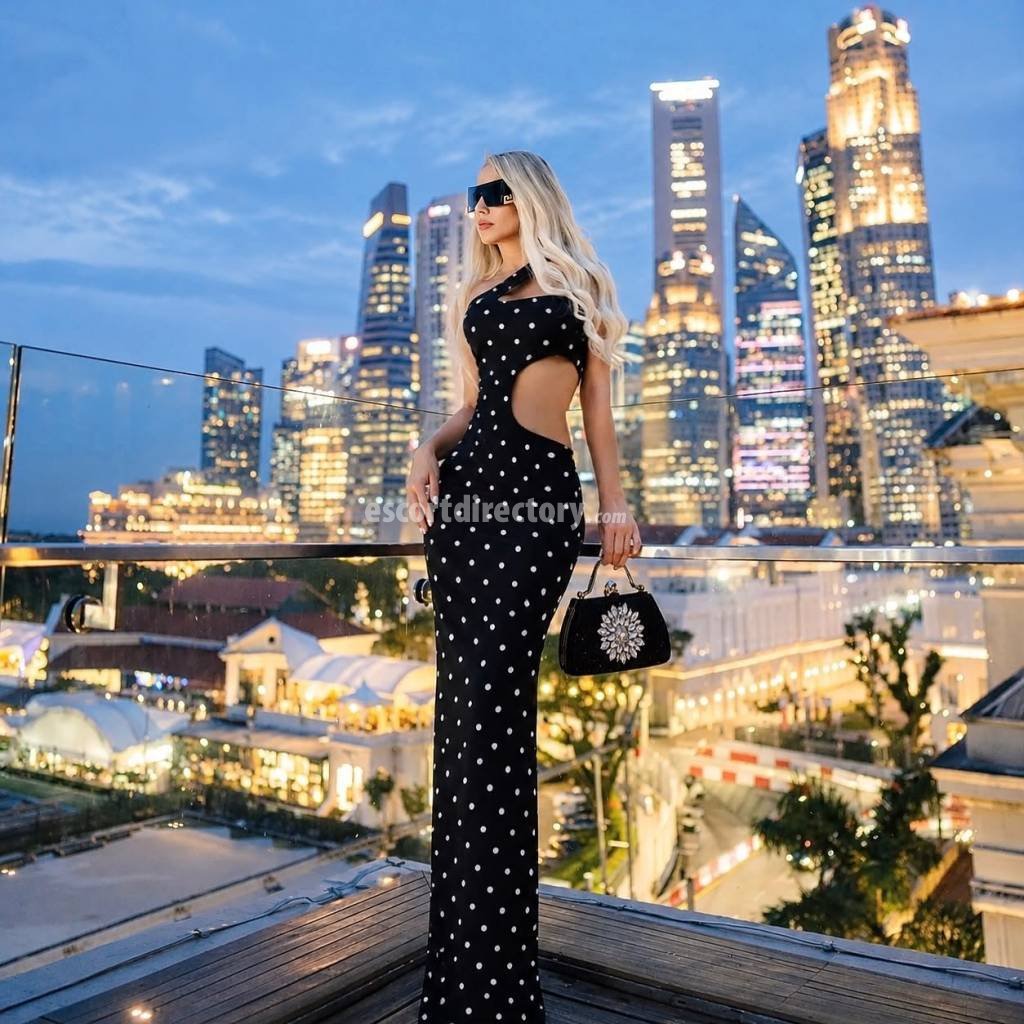 Kelly Francesca Ragazza fitness escort in Singapore City offers Sborrata sull corpo services