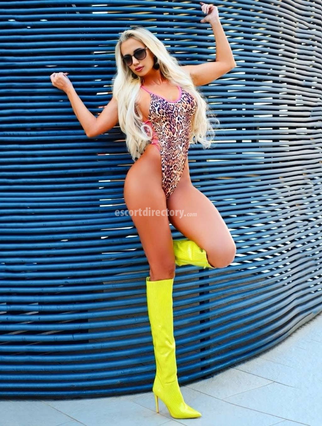 Hot girl in Singapore City offers Sborrata sull corpo