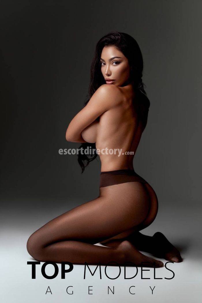 Escort in London, Hazel VIP escort provides 69 position