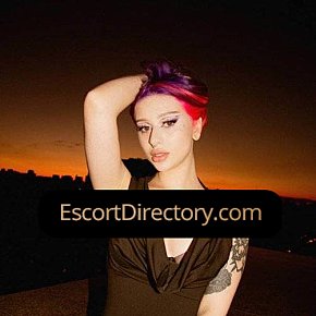 Emili Vip escort in Berlin offers Sexo em diferentes posições services