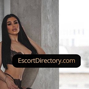Naomi Vip escort in Budapest offers Masturbação services