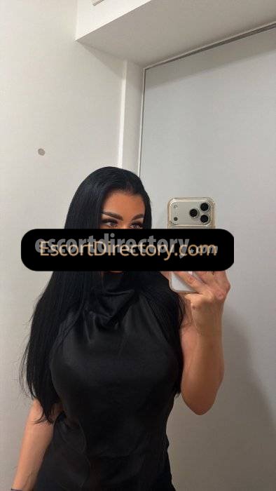 Escort in Budapest, Naomi Vip Escort provides Massagem erótica