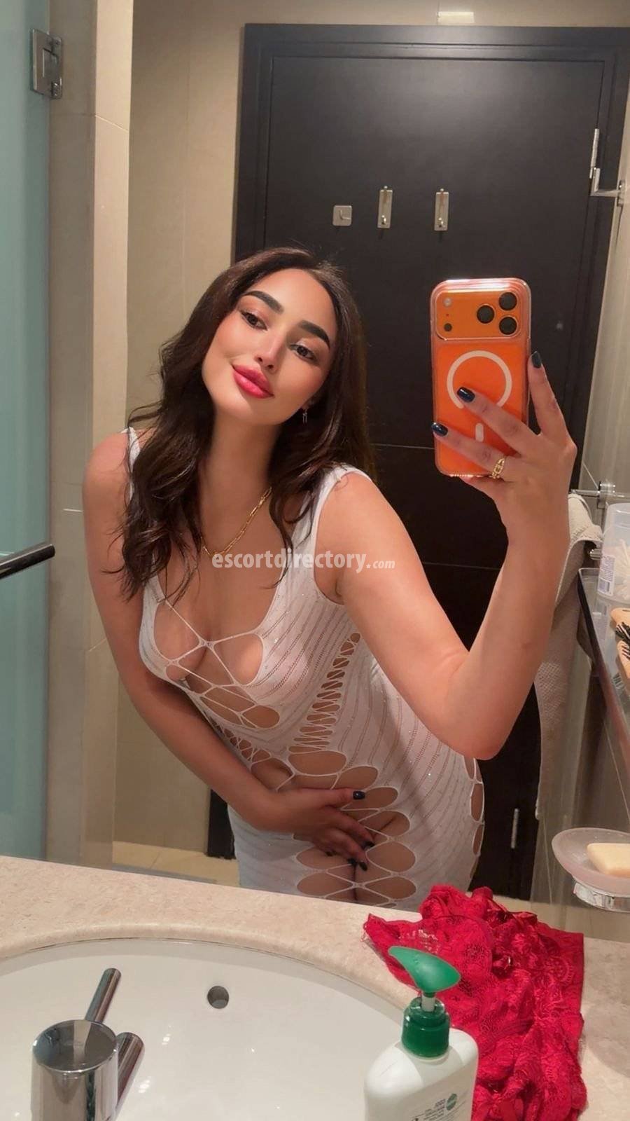 Farah, escort in Abu Dhabi