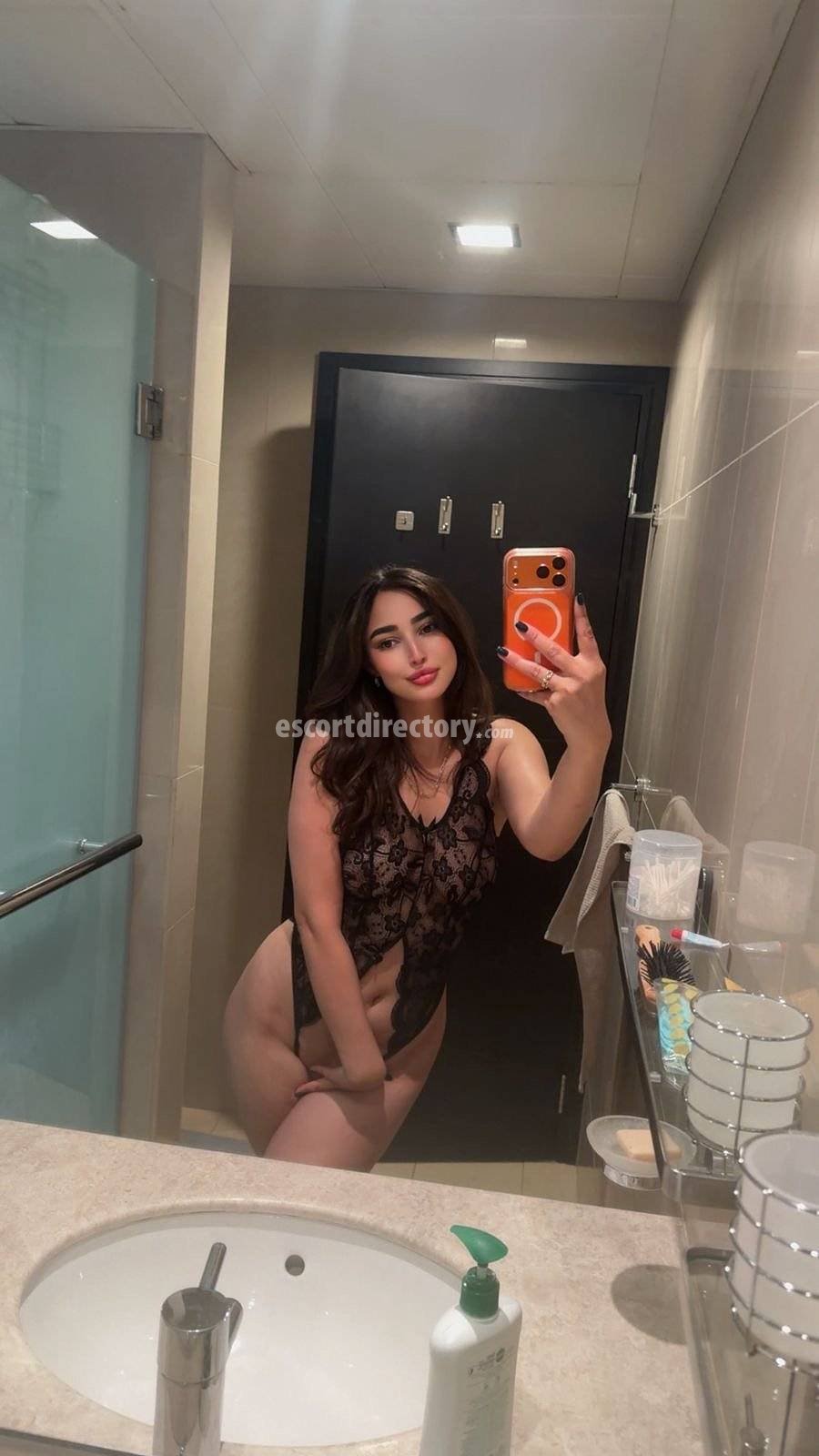Farah, escort in Abu Dhabi