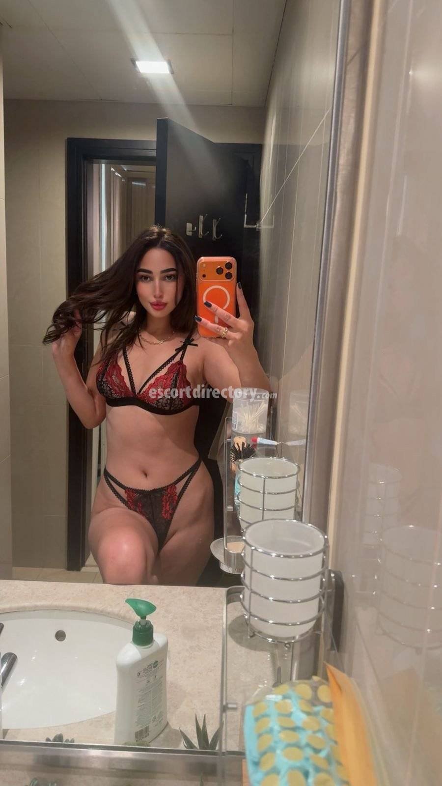 Farah, escort in Abu Dhabi