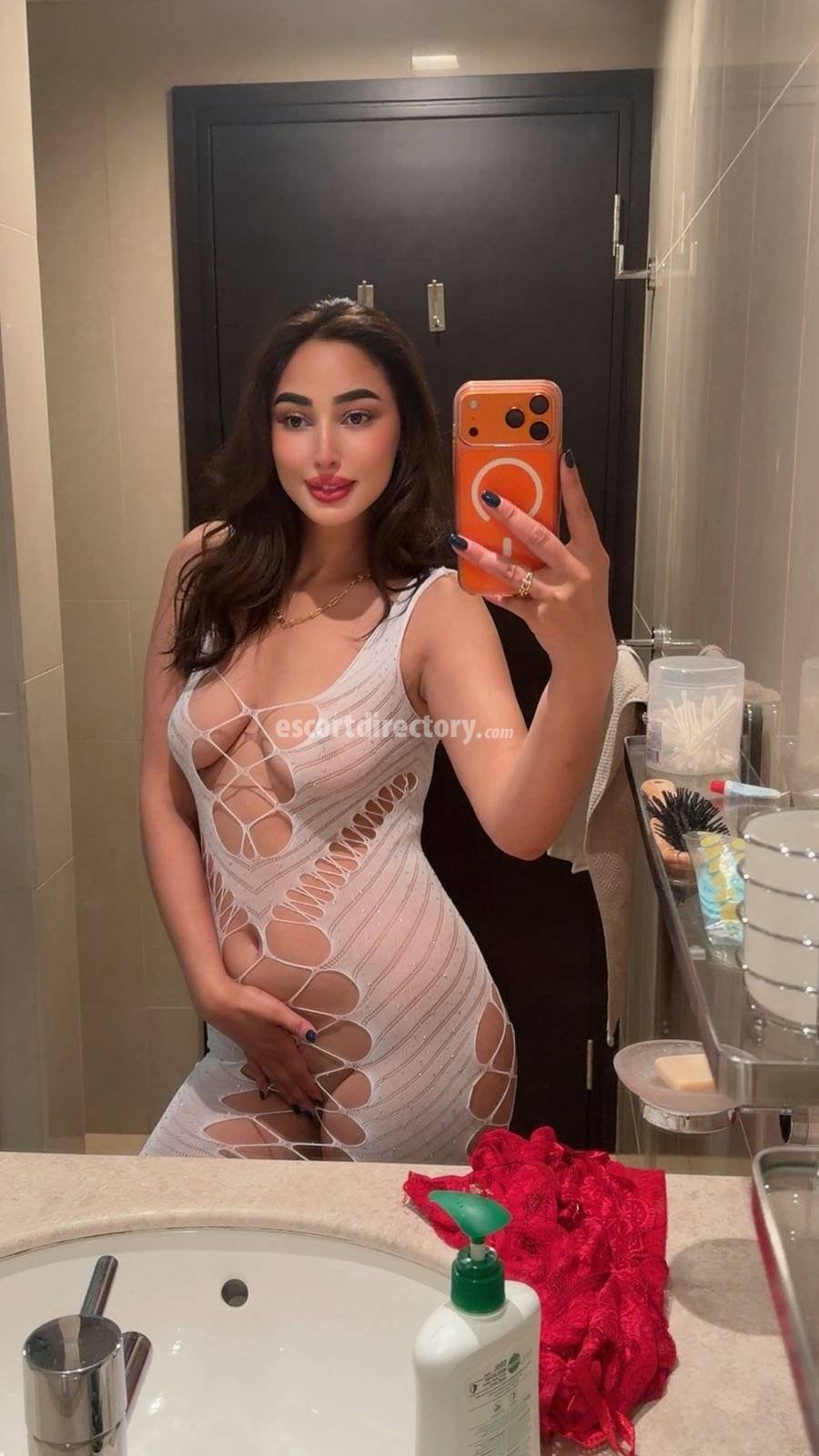 Farah, escort in Abu Dhabi