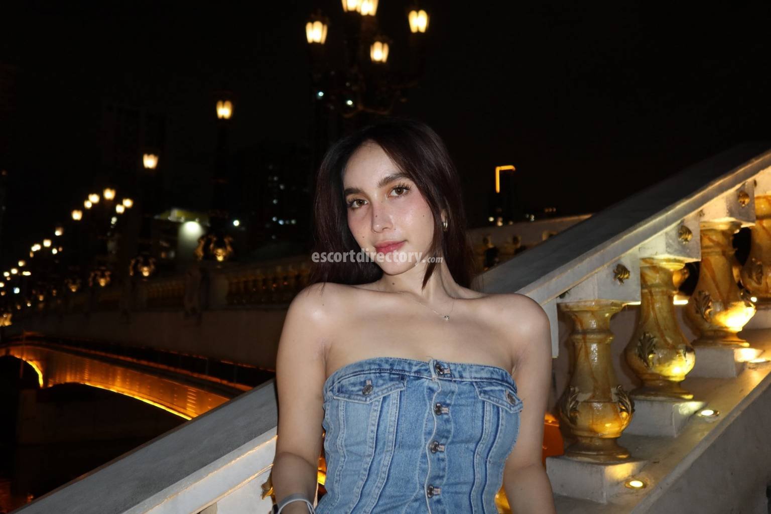 Hot girl in Makati offers Ejaculation sur le corps