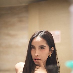Hot girl in Makati offers Experience "Petite Amie"