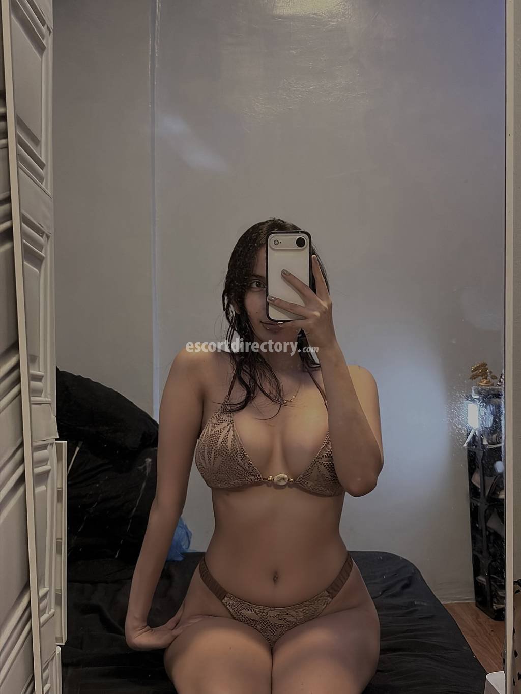 Hot girl in Makati offers Pipe sans capote
