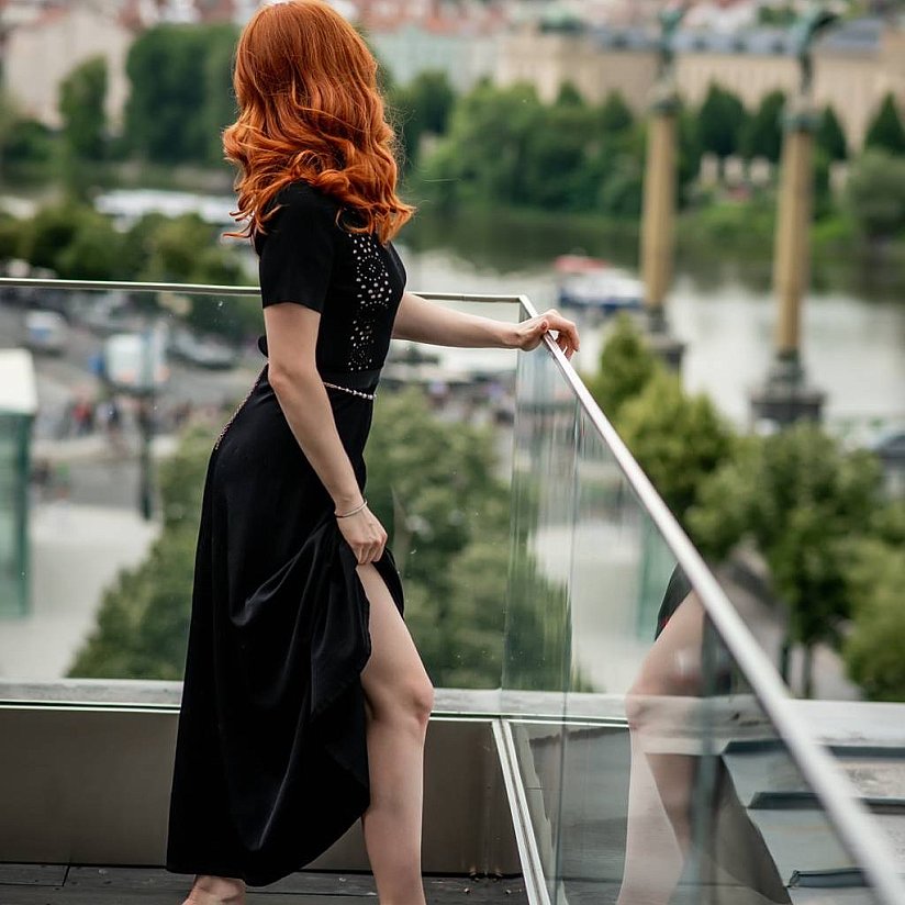 Vivien Arden performs handjob, escort in Prague