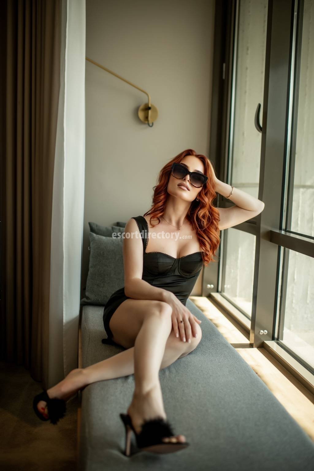 Hot girl in Prague offers handjob
